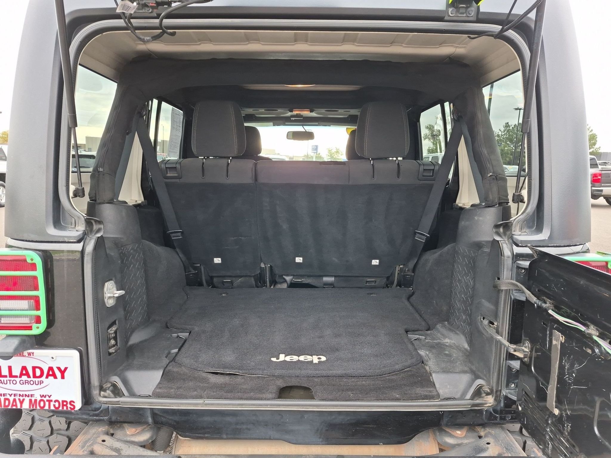 Used 2015 Black Clearcoat Jeep Sahara image 6