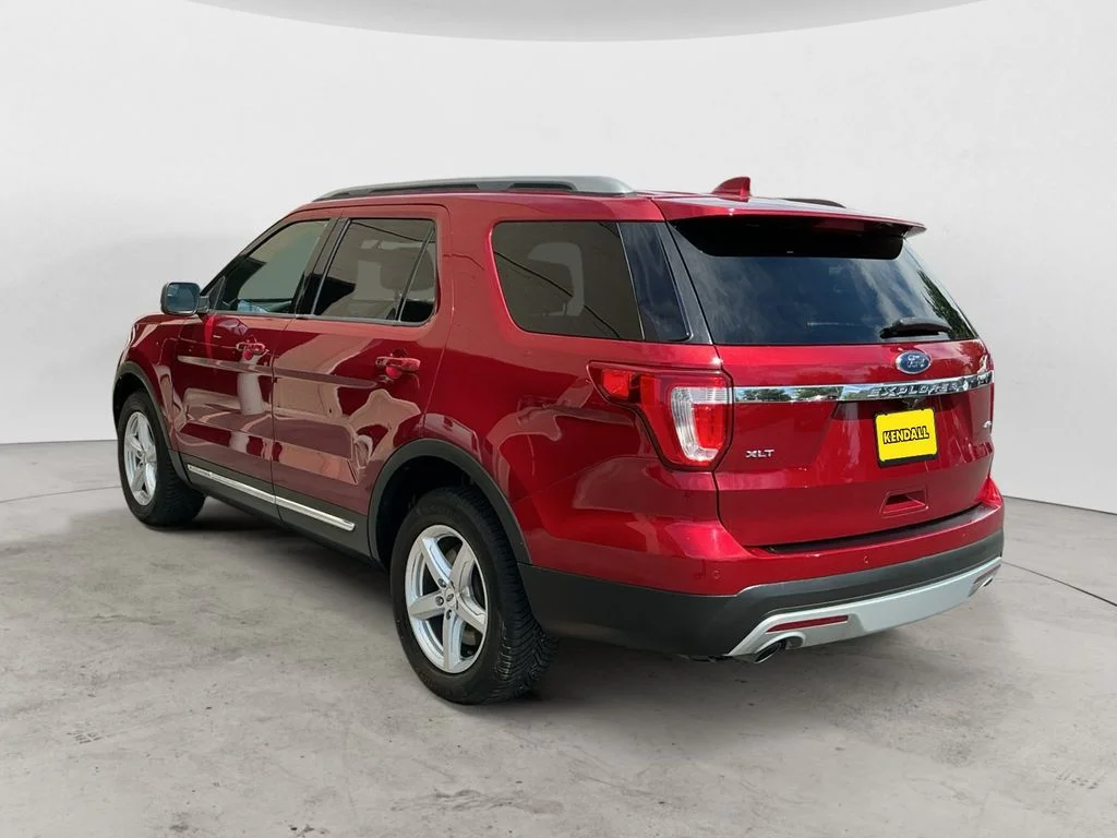 Used 2016 Red Ford XLT image 7