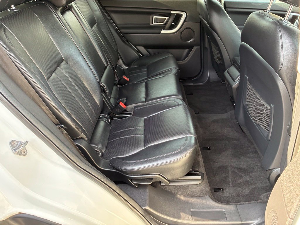 Used 2017 White Land Rover HSE image 18