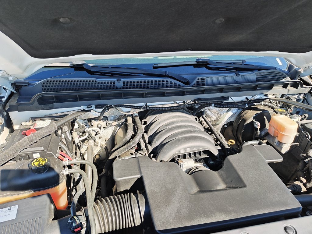 Used 2018 SUMMIT WHITE Chevrolet LTZ image 25