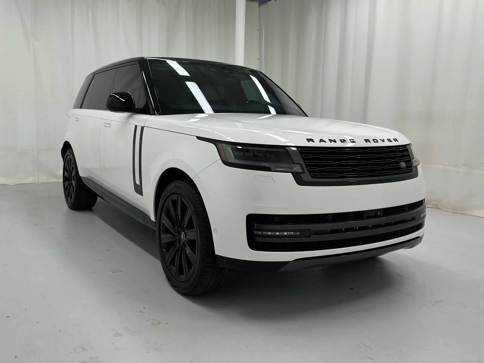 2024 Land Rover Range Rover 4.4 Autobiography LWB 7's photo