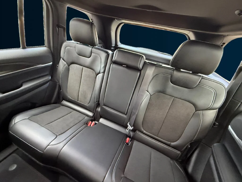 New 2027 White/off-white Jeep Laredo Altitude image 16