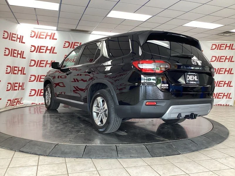 Used 2024  Honda EX-L image 5