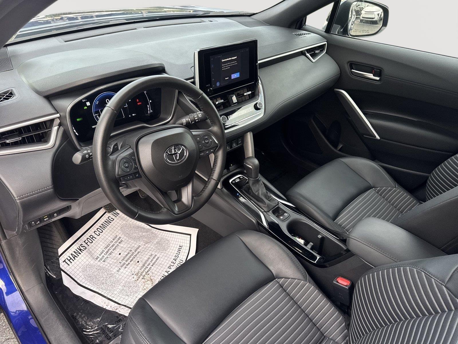 Used 2025 Blue Crush Metallic w/Jet Black Roof TOYOTA XSE image 8