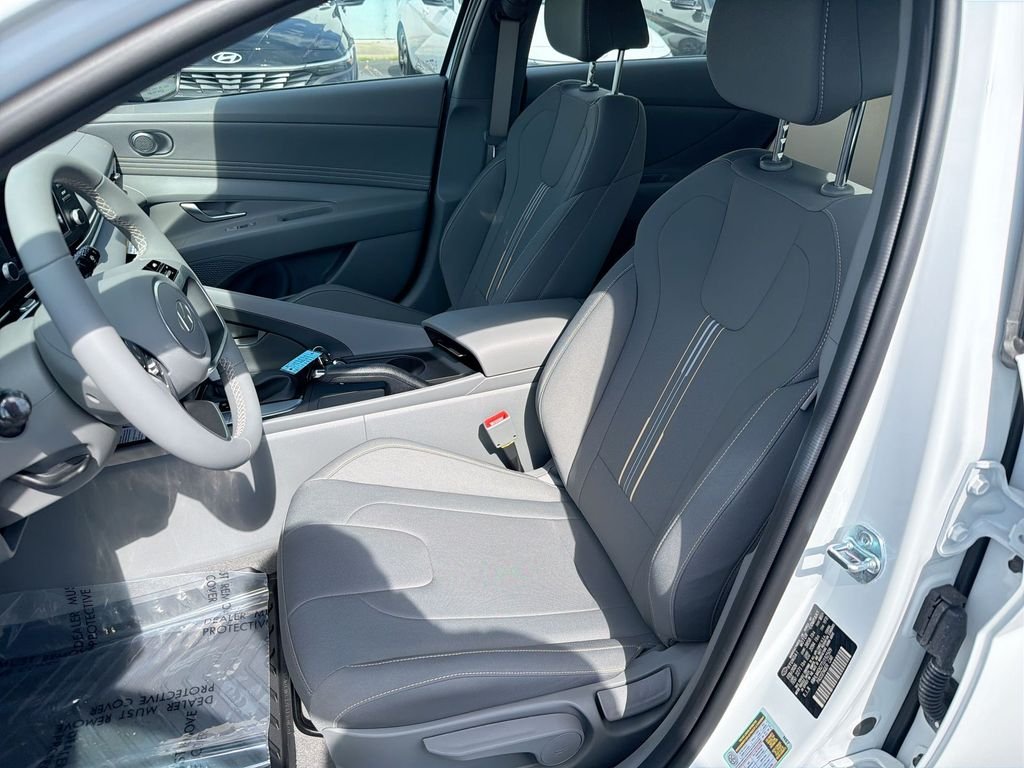 New 2026 White Hyundai SEL Sport image 13