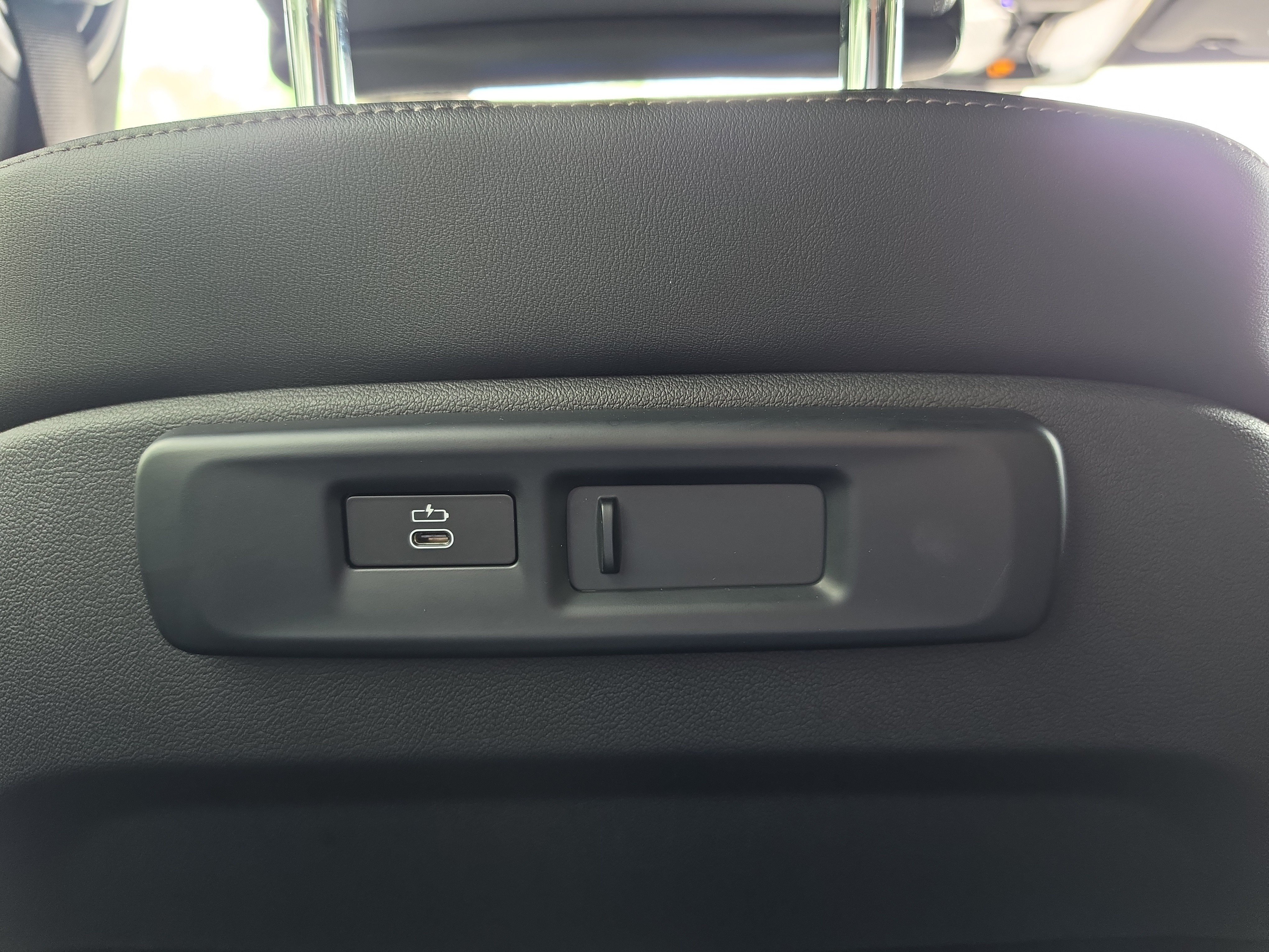 Used 2023 Carbon Black Metallic BMW xDrive40i image 22