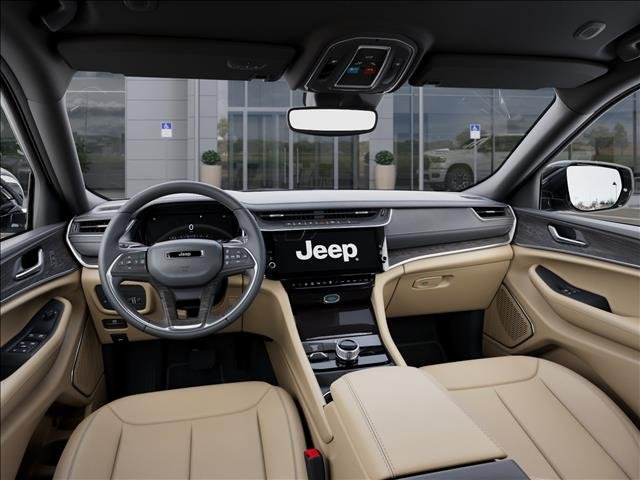 New 2026 Bright White Clear-Coat Exterior Paint Jeep Limited 4x4 image 14