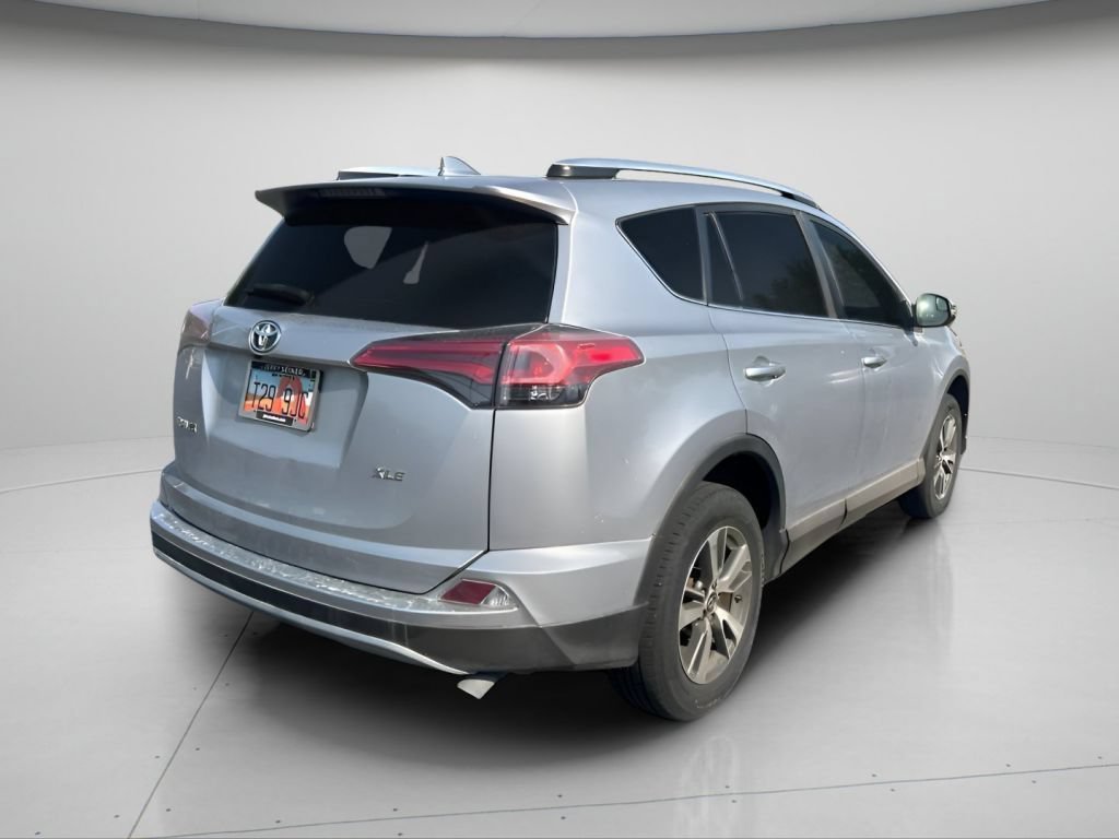 Used 2016 Silver Sky Metallic Toyota XLE image 5