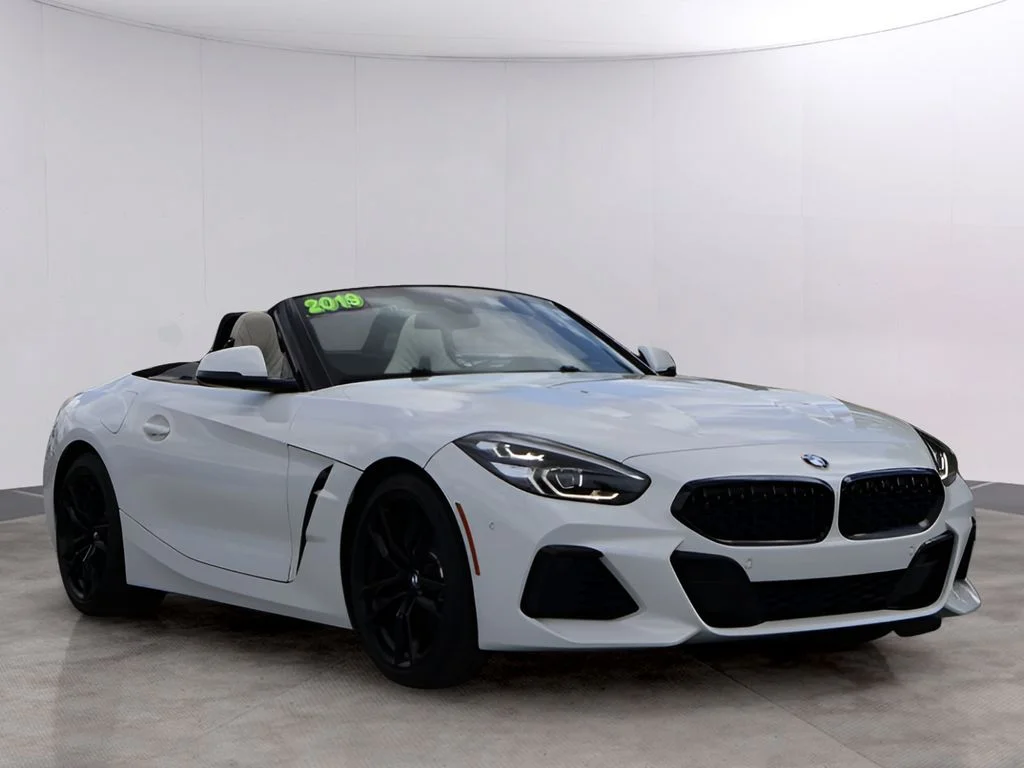 Used 2019 Alpine White BMW sDrive30i image 3
