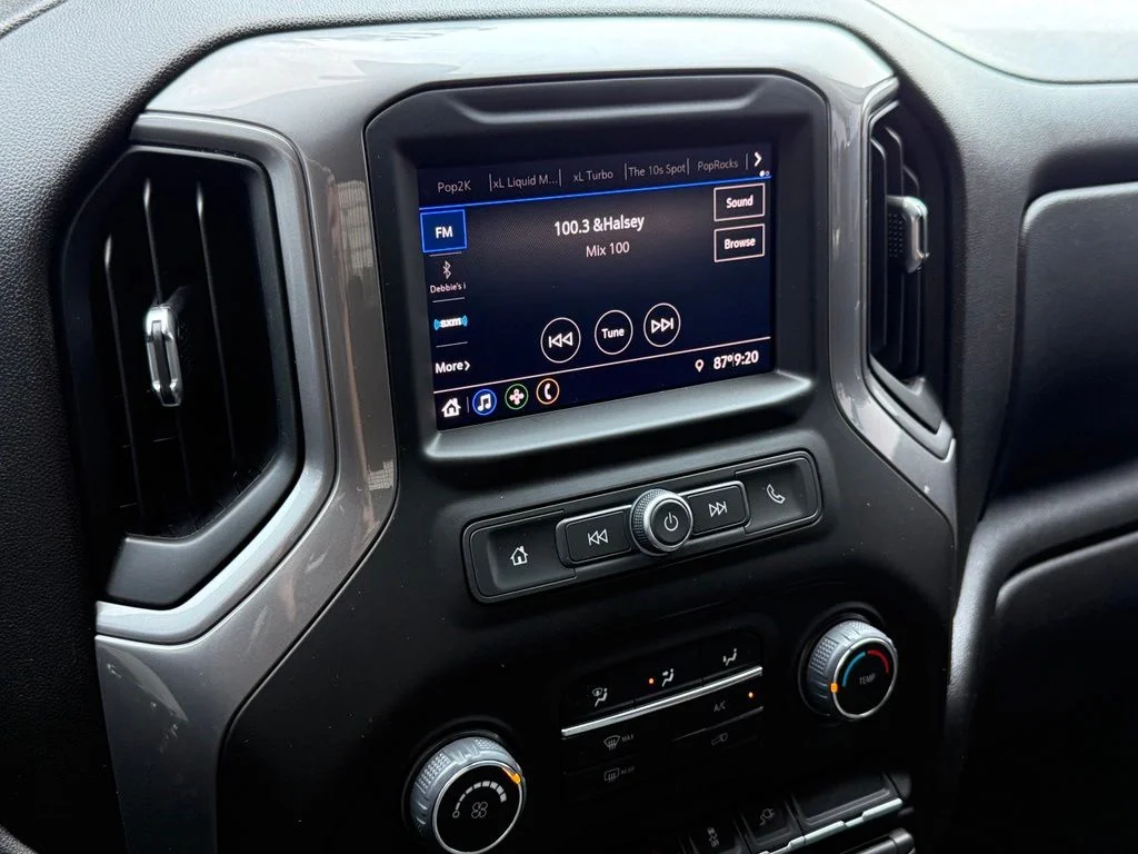 Used 2022 Black Chevrolet Custom image 20