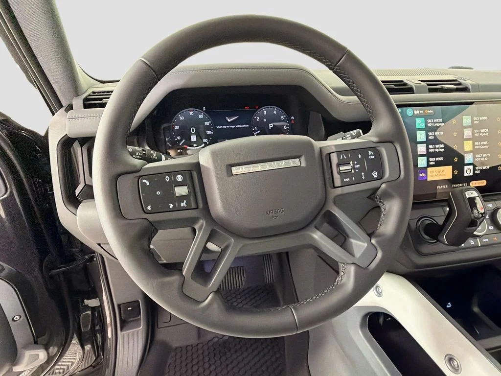 New 2026 Carpathian Grey Land Rover X-Dynamic SE image 11
