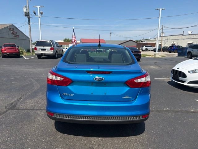 Used 2014 Blue Ford SE image 3