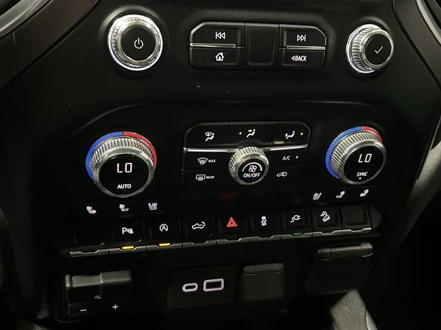 Used 2020 Gray GMC AT4 image 19