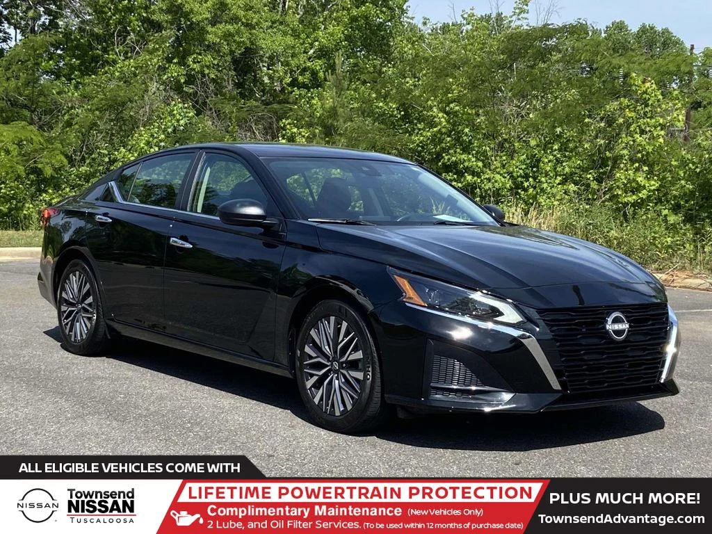 Certified Used 2025 Super Black Nissan SV image 1