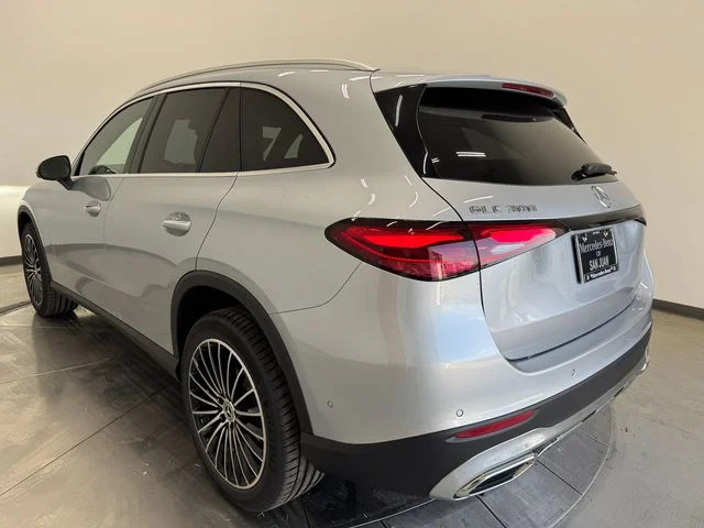 New 2027 Silver Mercedes-Benz GLC 300 image 9