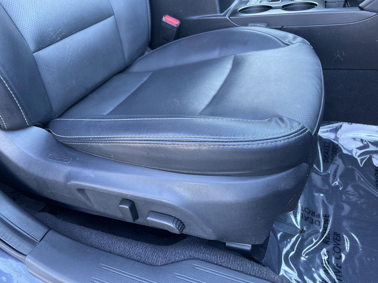 Used 2017 Carbide Gray Metallic Subaru Limited image 3