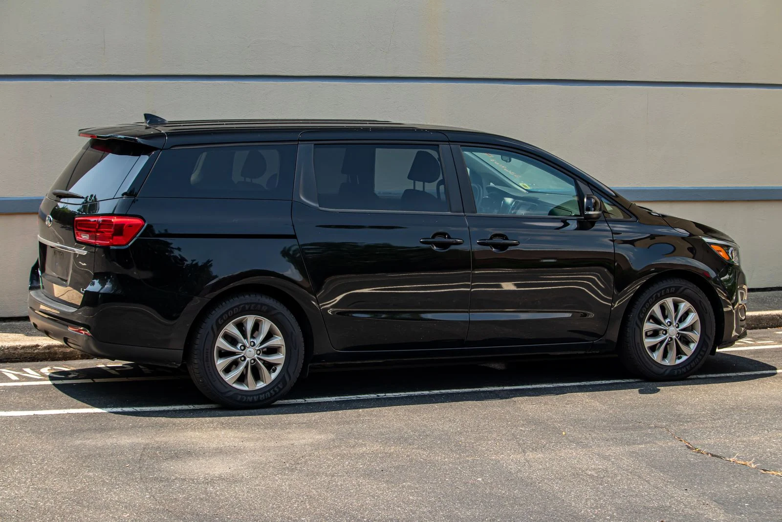Used 2020 Black Kia LX image 10
