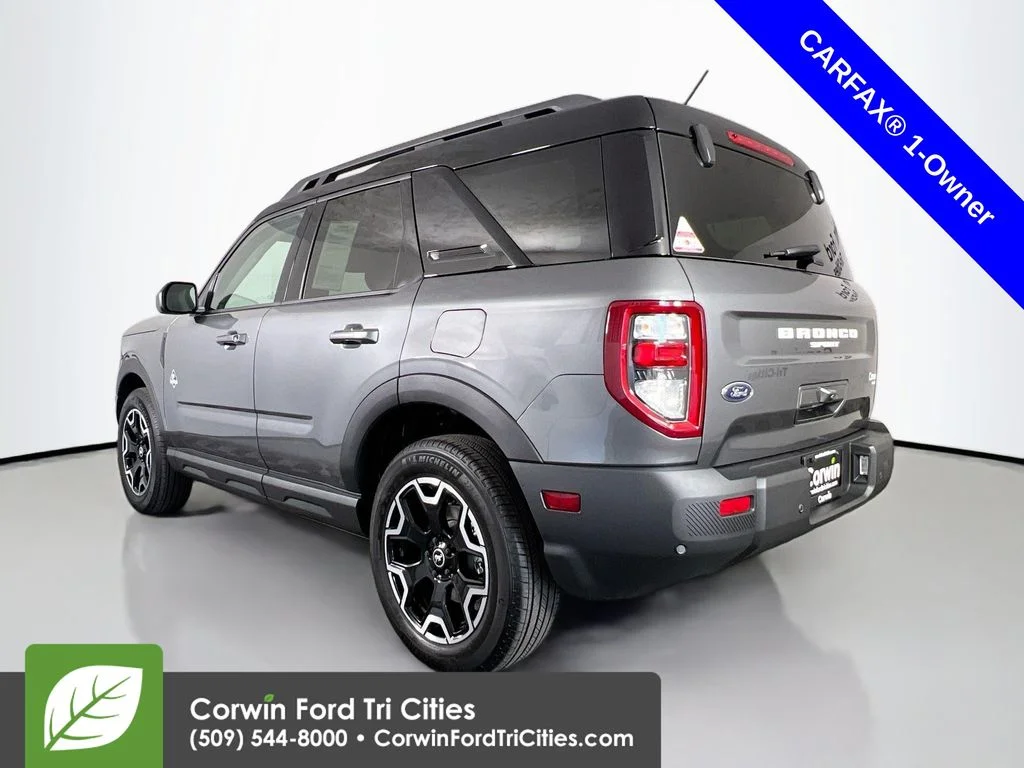Used 2025 Gray Metallic Ford Outer Banks image 11