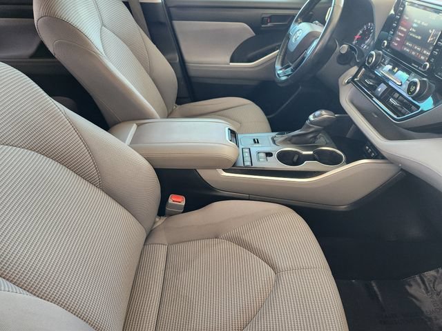Used 2021 Black Toyota L image 19