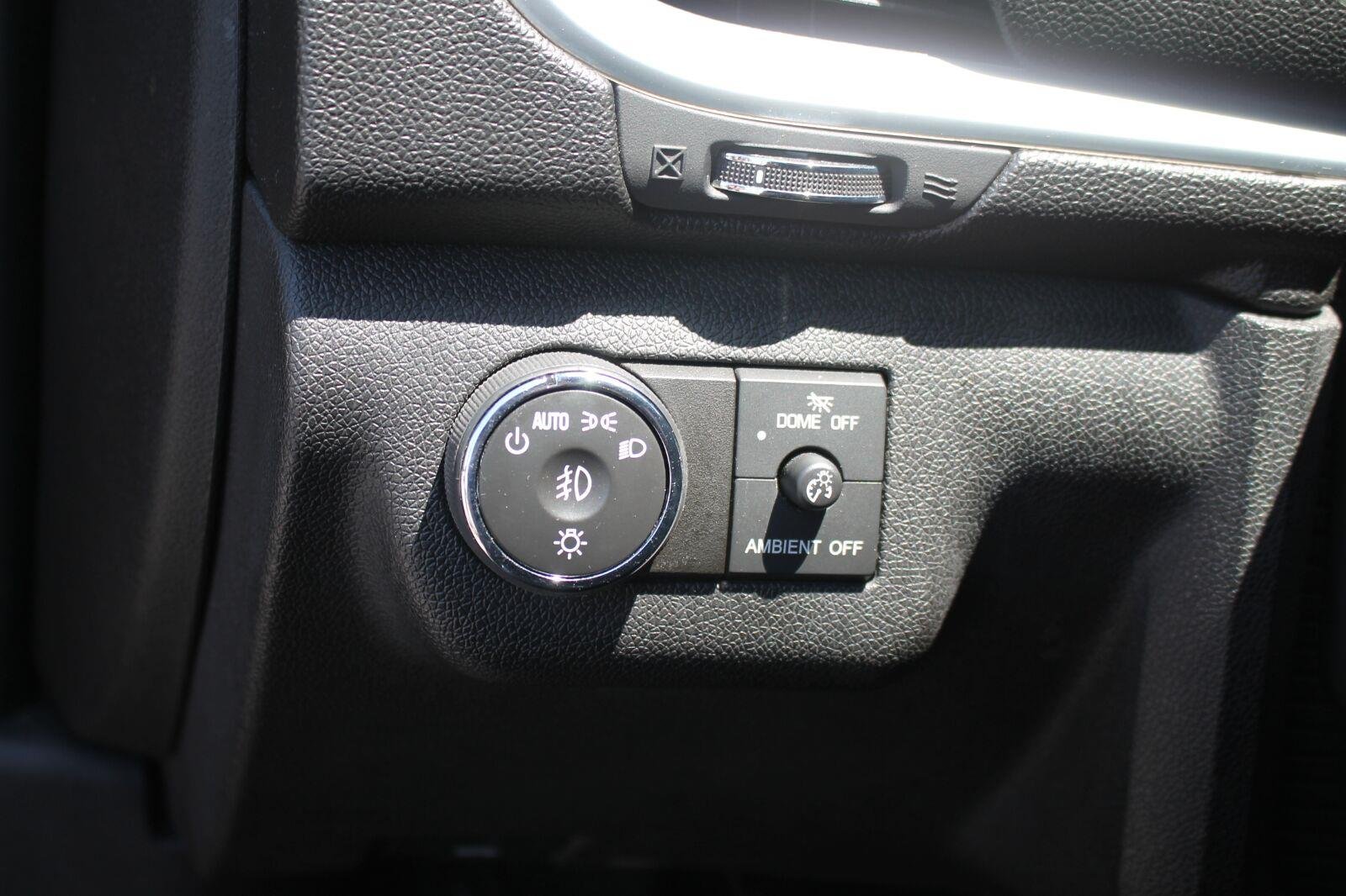 Used 2016 TUNGSTEN METALLIC Chevrolet LT image 18