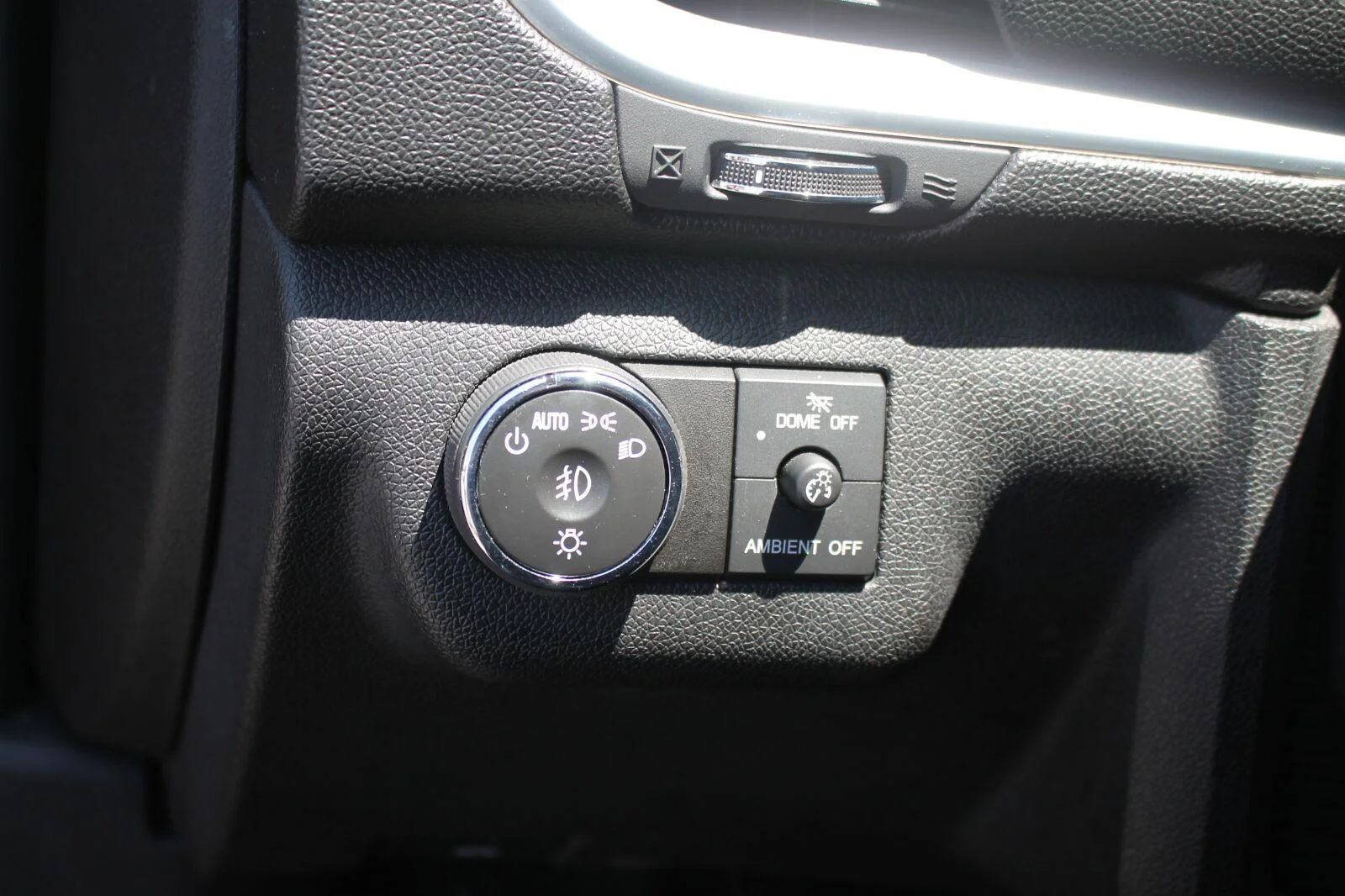 Used 2016 TUNGSTEN METALLIC Chevrolet LT image 18