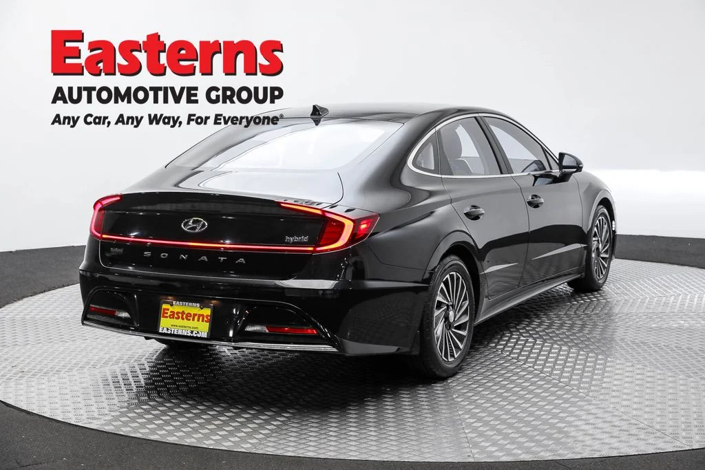 Used 2020 Black Hyundai Limited image 5