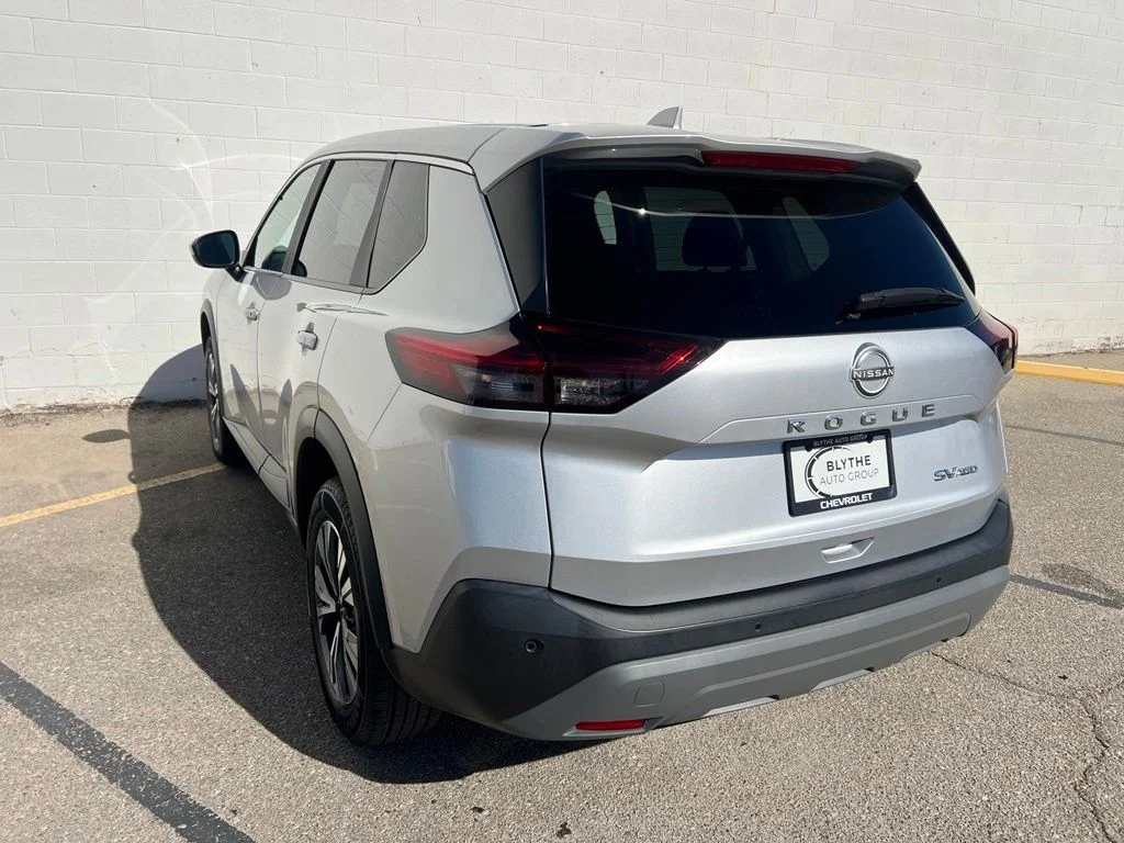 Used 2023 Brilliant Silver Metallic Nissan SV image 4