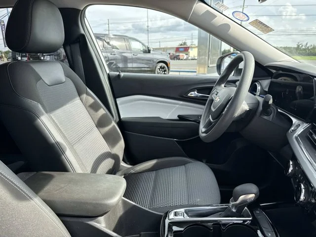 Used 2025 White Chevrolet LT image 24