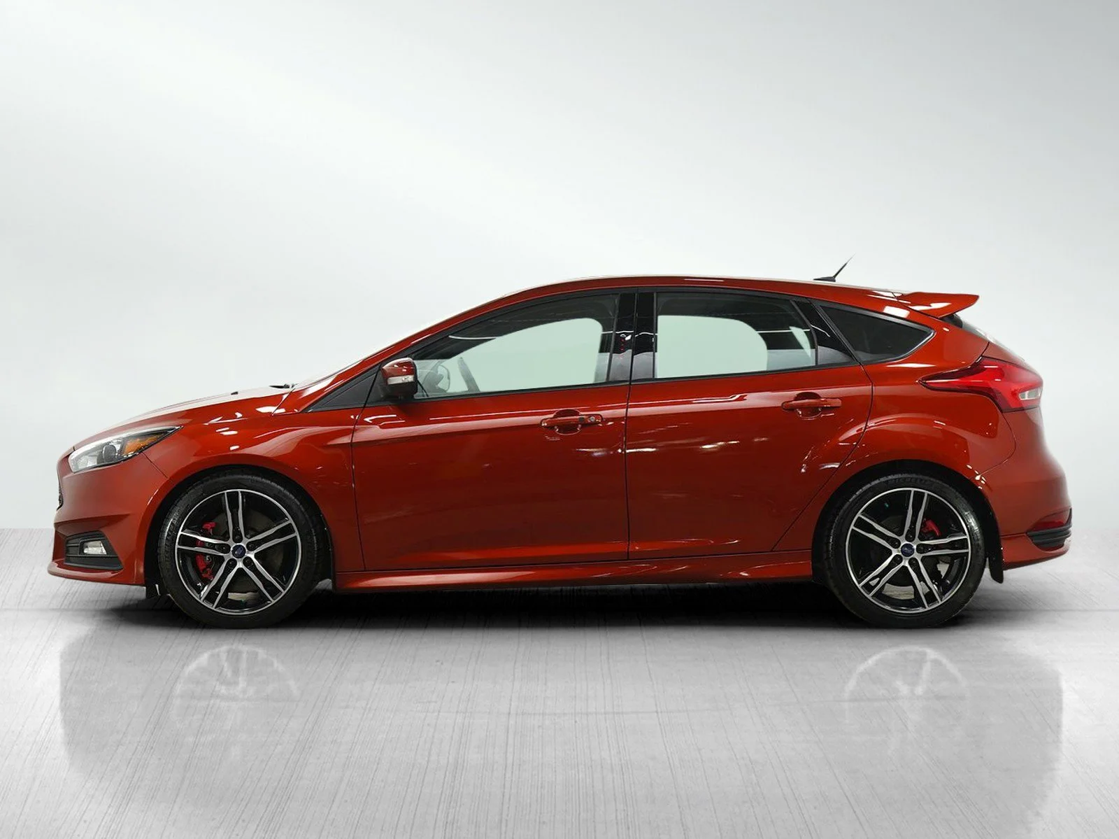 Used 2018 Ford Focus ST with VIN 1FADP3L97JL303081 for sale in White Bear Lake, Minnesota