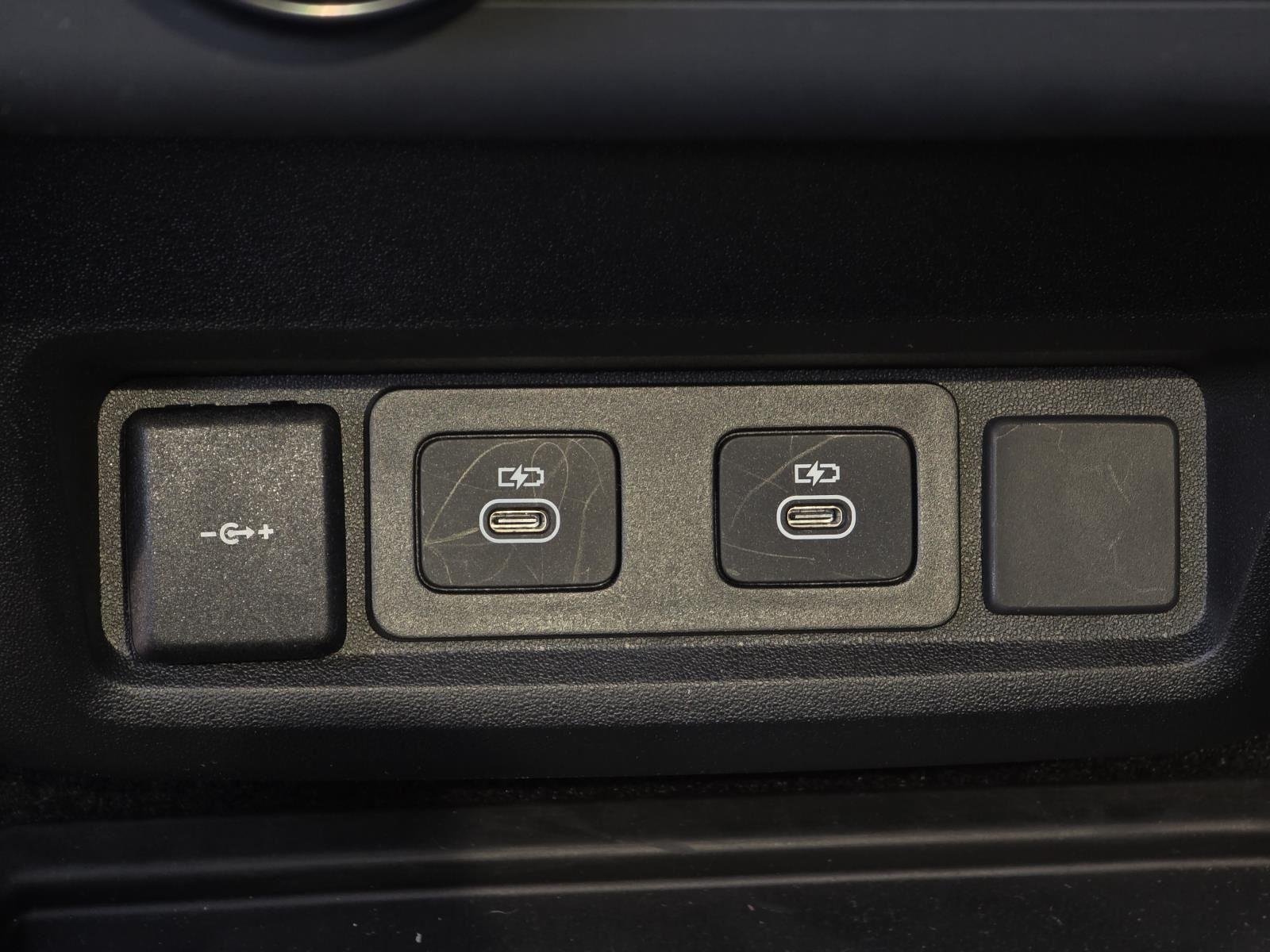 Used 2025 Santorini Black Metallic Land Rover S image 36