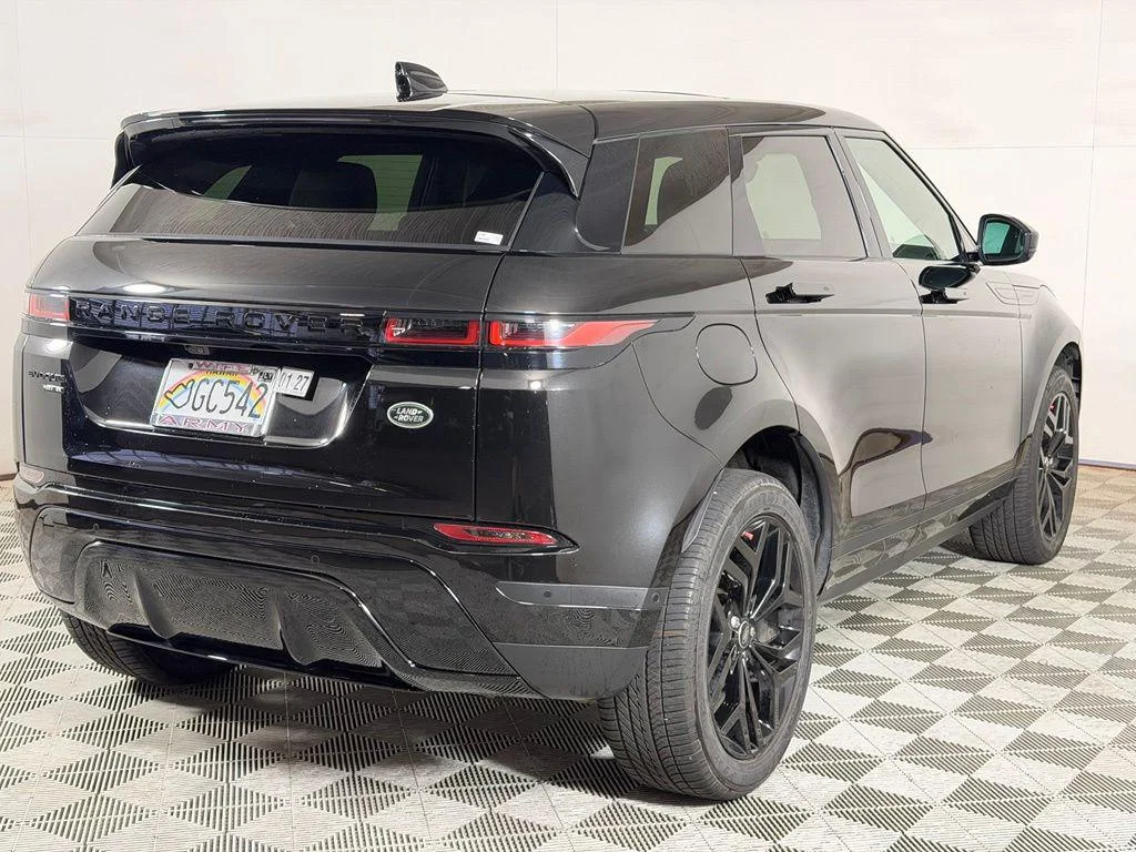 Used 2020 Santorini Black Metallic Land Rover SE image 3