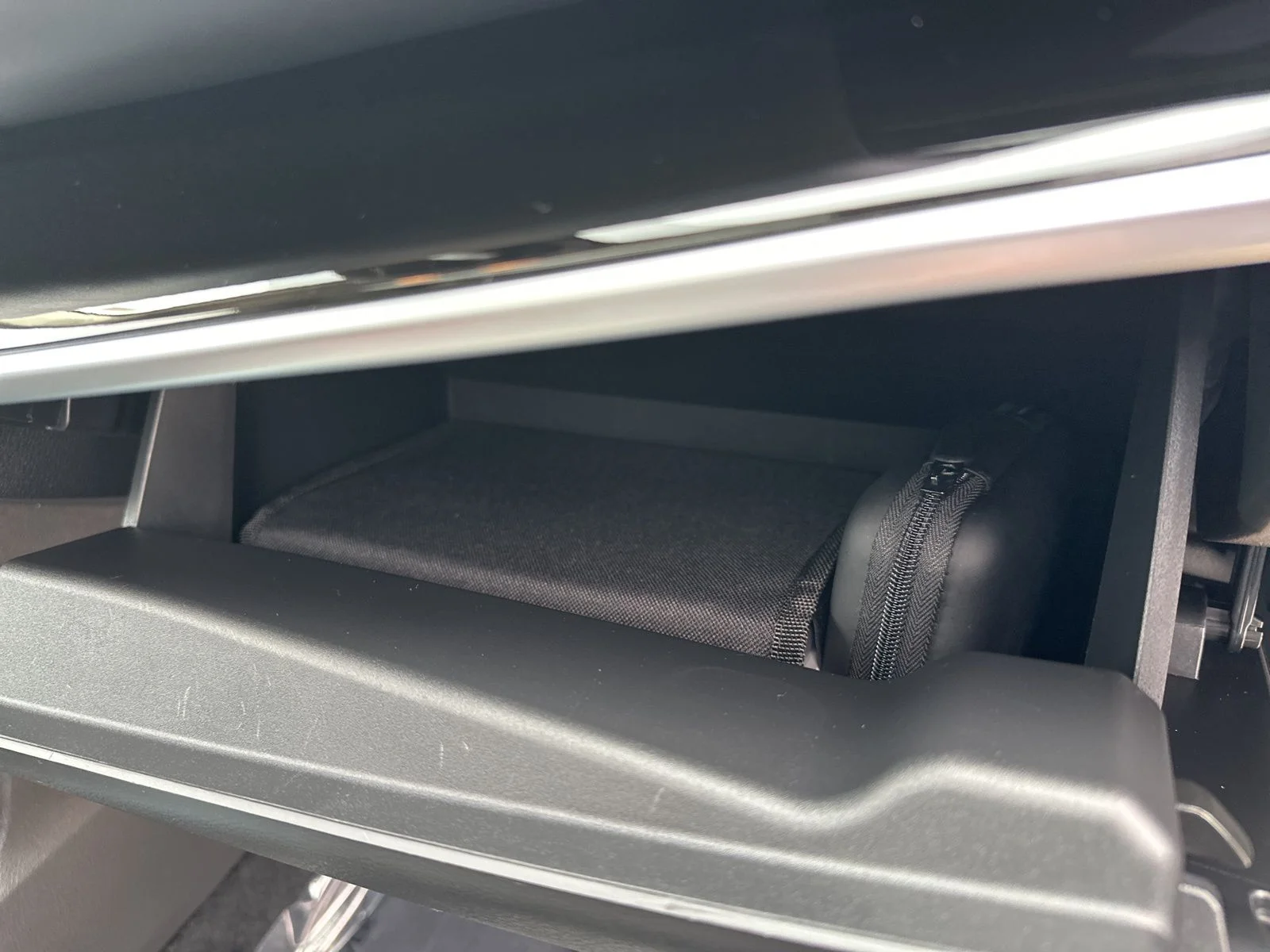 Certified Used 2025 Gray Nissan SL image 38
