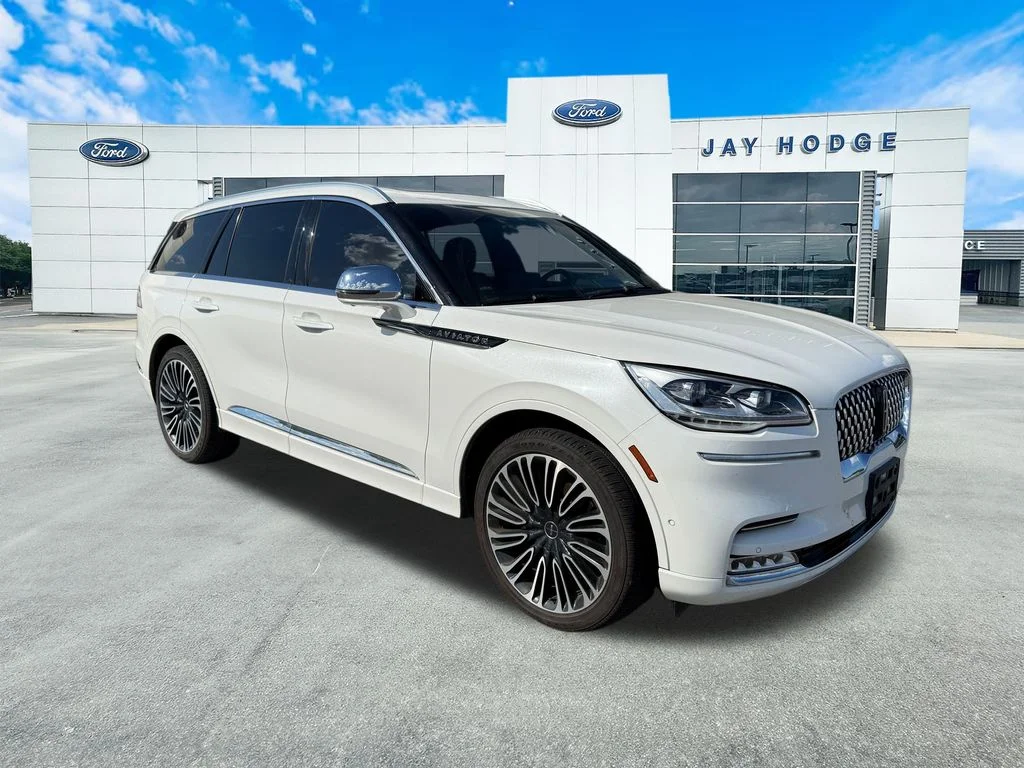 2021 Lincoln Aviator Black Label AWD's photo