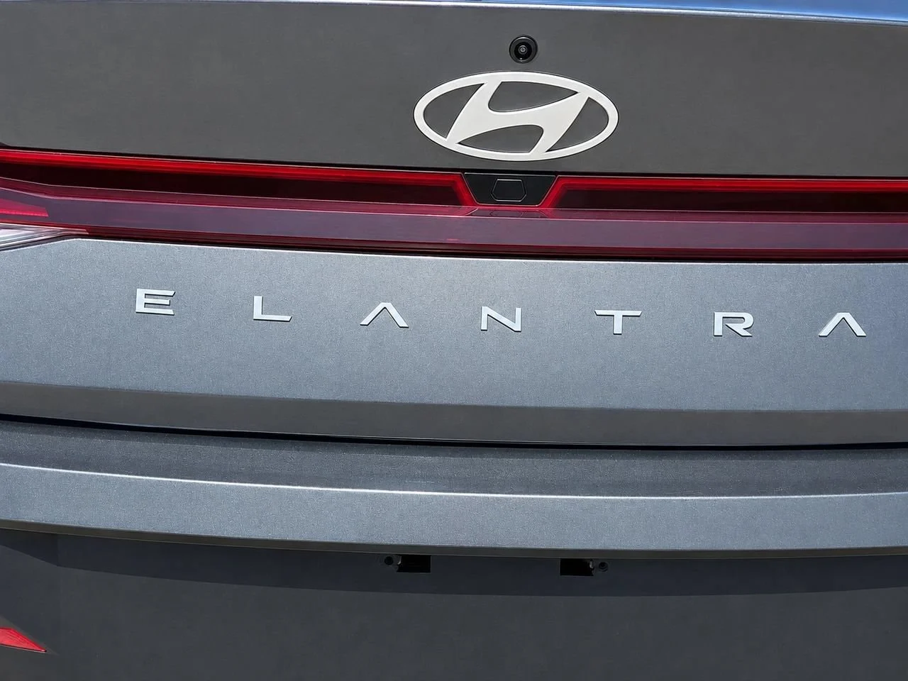 Used 2024 Gray Hyundai SEL image 6