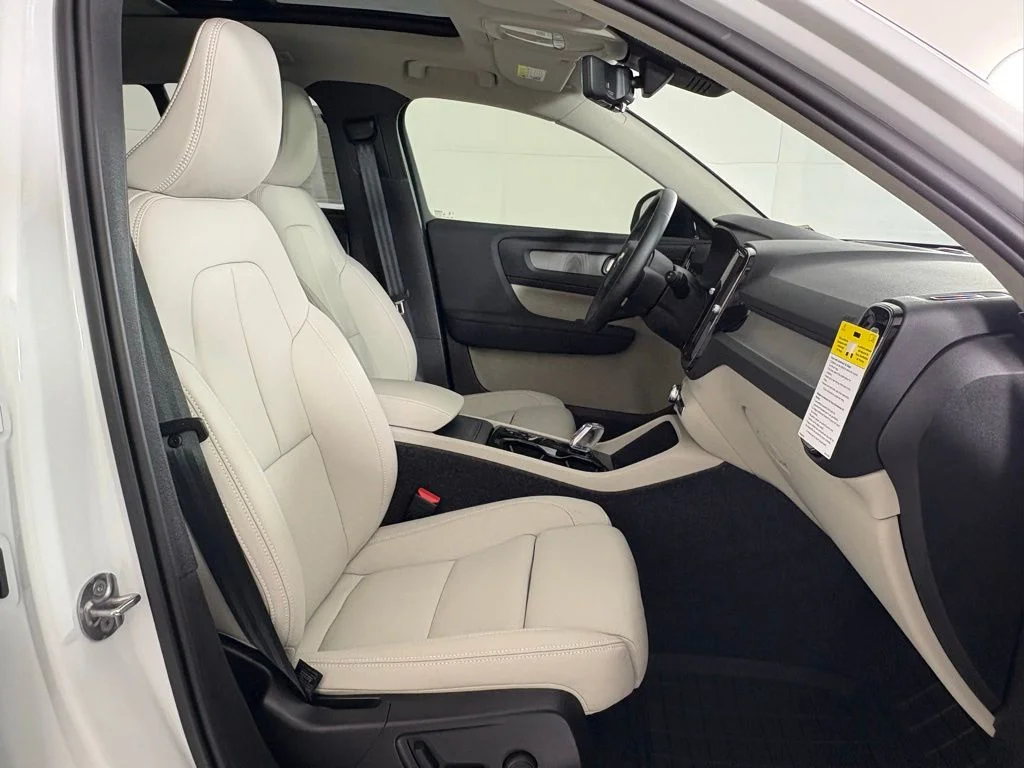 2026 Volvo XC40 Ultra - Photo 42