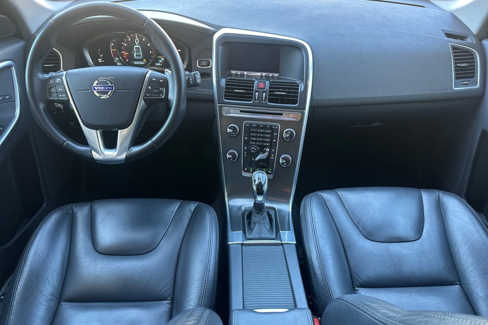 Used 2014  Volvo  image 13