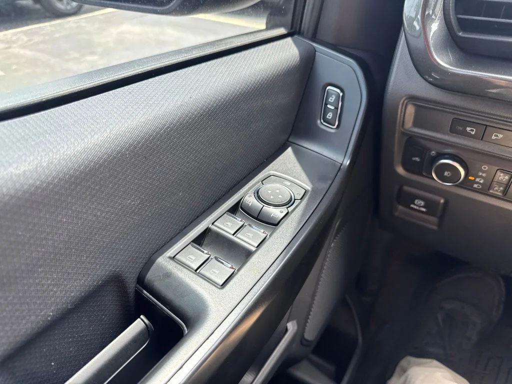 Used 2022 Black Metallic Ford XL image 26