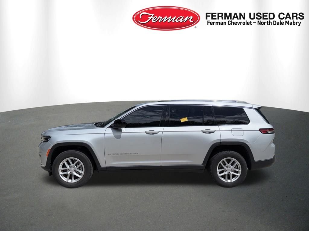 Used 2023 Silver Jeep Laredo image 6