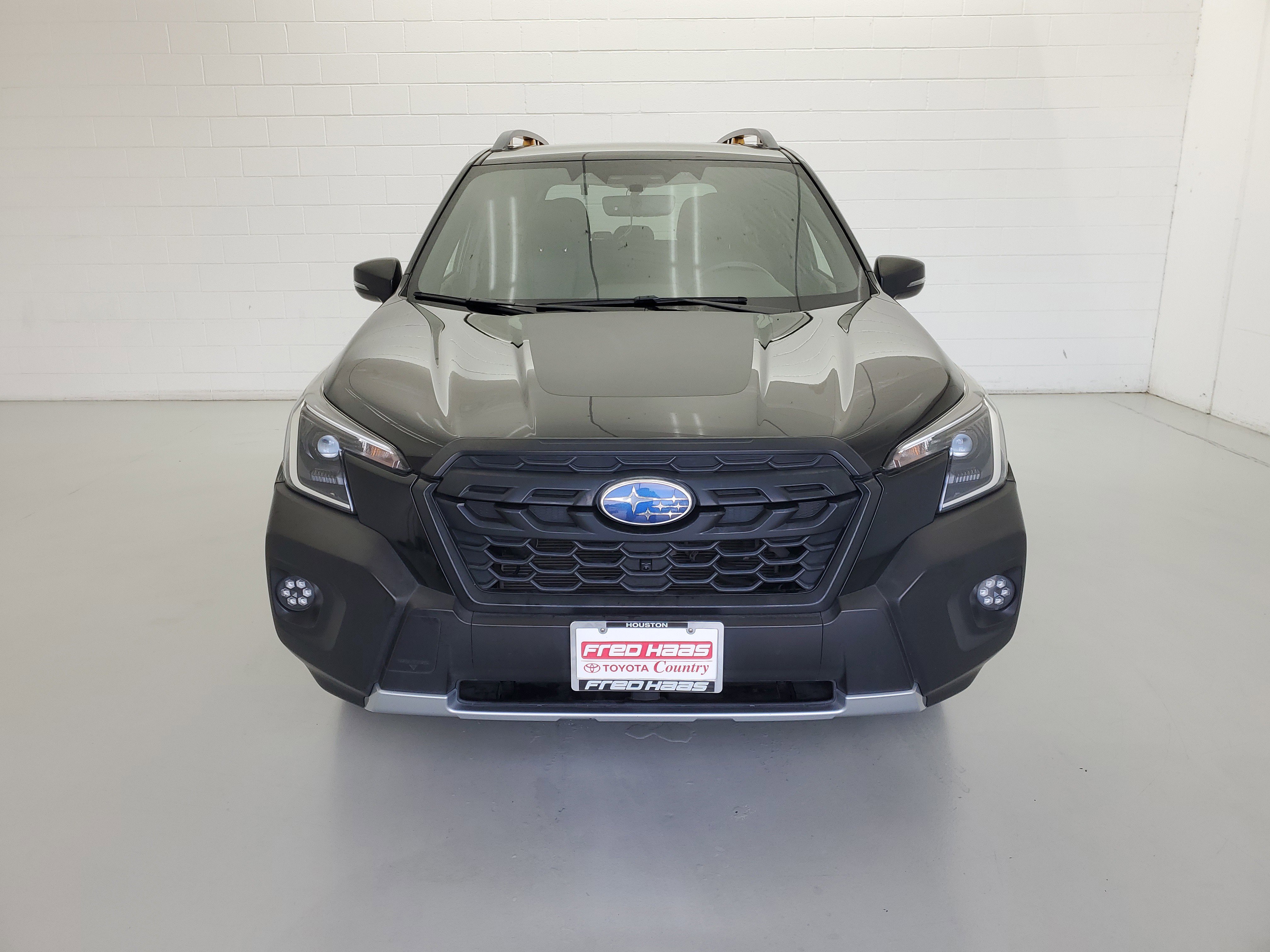 Used 2023 Crystal Black Pearl Subaru Wilderness image 3