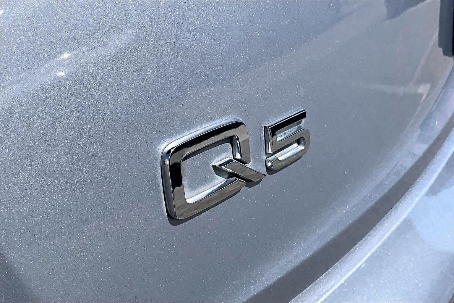 Used 2019 Florett Silver Metallic Audi Premium Plus image 12