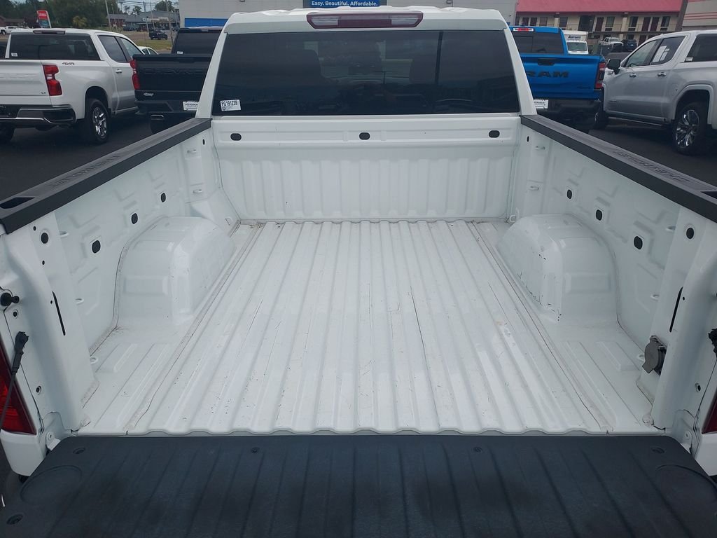 Used 2023 White Chevrolet Custom image 9