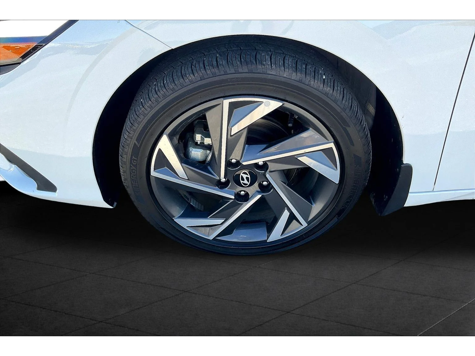 Used 2025  Hyundai SEL Sport image 7