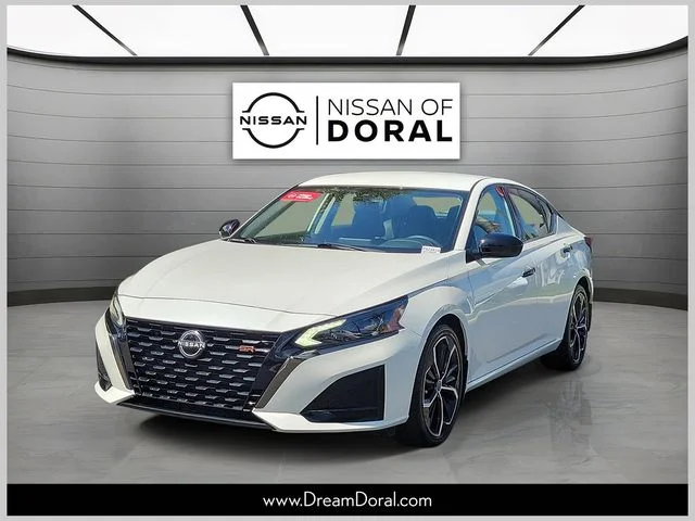 Certified Used 2023 White Nissan 2.5 SR image 1