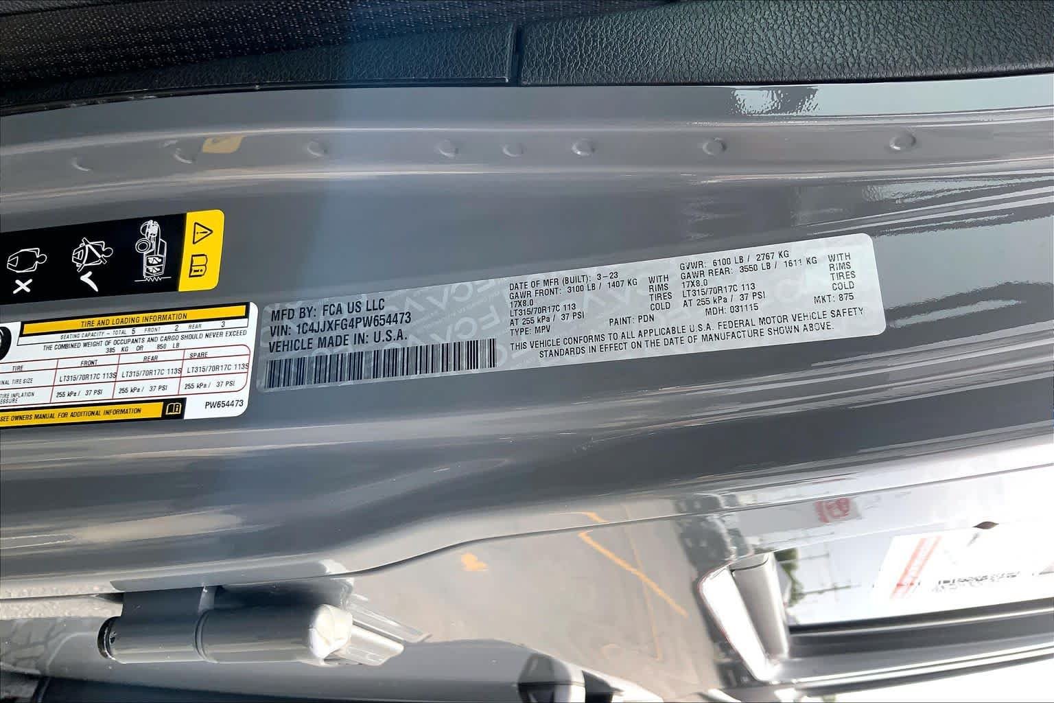 Used 2023 Sting-Gray Clearcoat Jeep Rubicon image 37