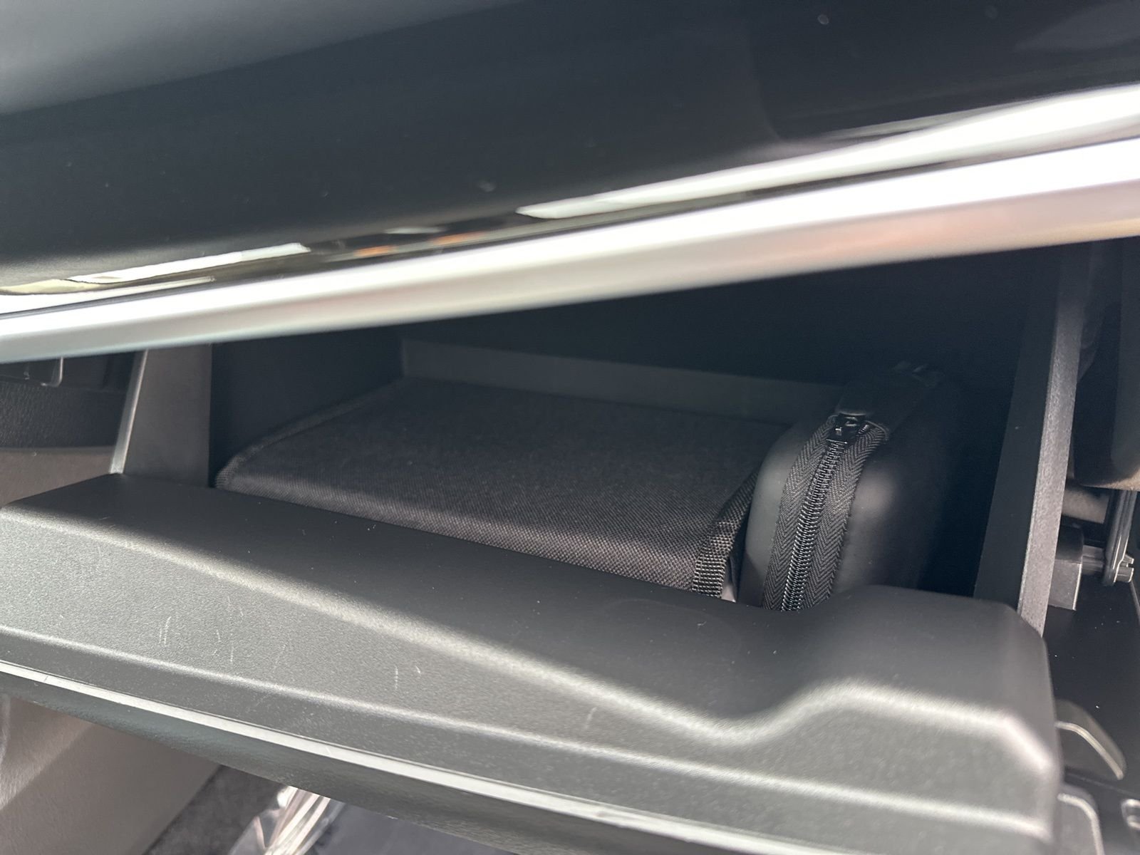Certified Used 2025 Gray Nissan SL image 38