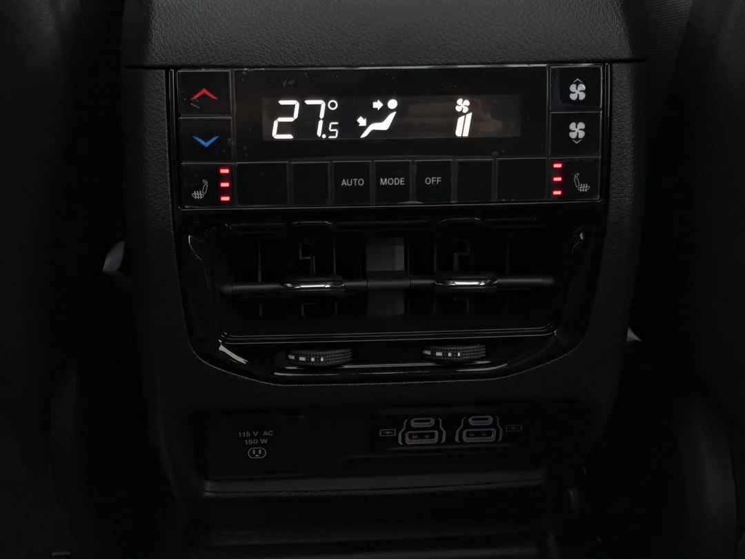 New 2025 Black Jeep Limited - - 4x4 - Luxury Tech II - Black App Pkge - Panoramic Sunroof & More! image 29