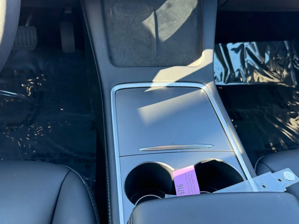 Used 2022 Midnight Silver Metallic Tesla Long Range image 19