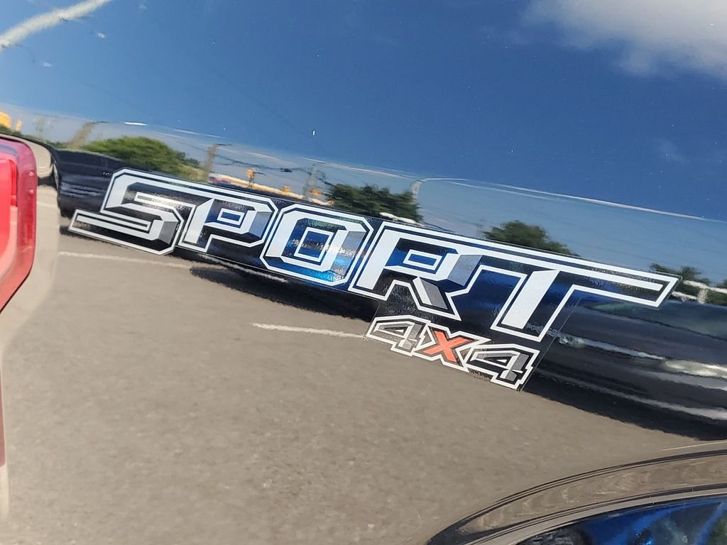 Used 2019 Black Metallic Ford XLT image 7