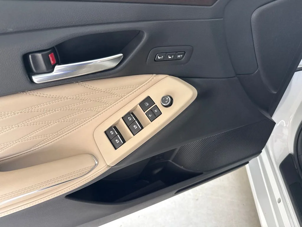 Used 2020 Pearl Toyota Limited image 16