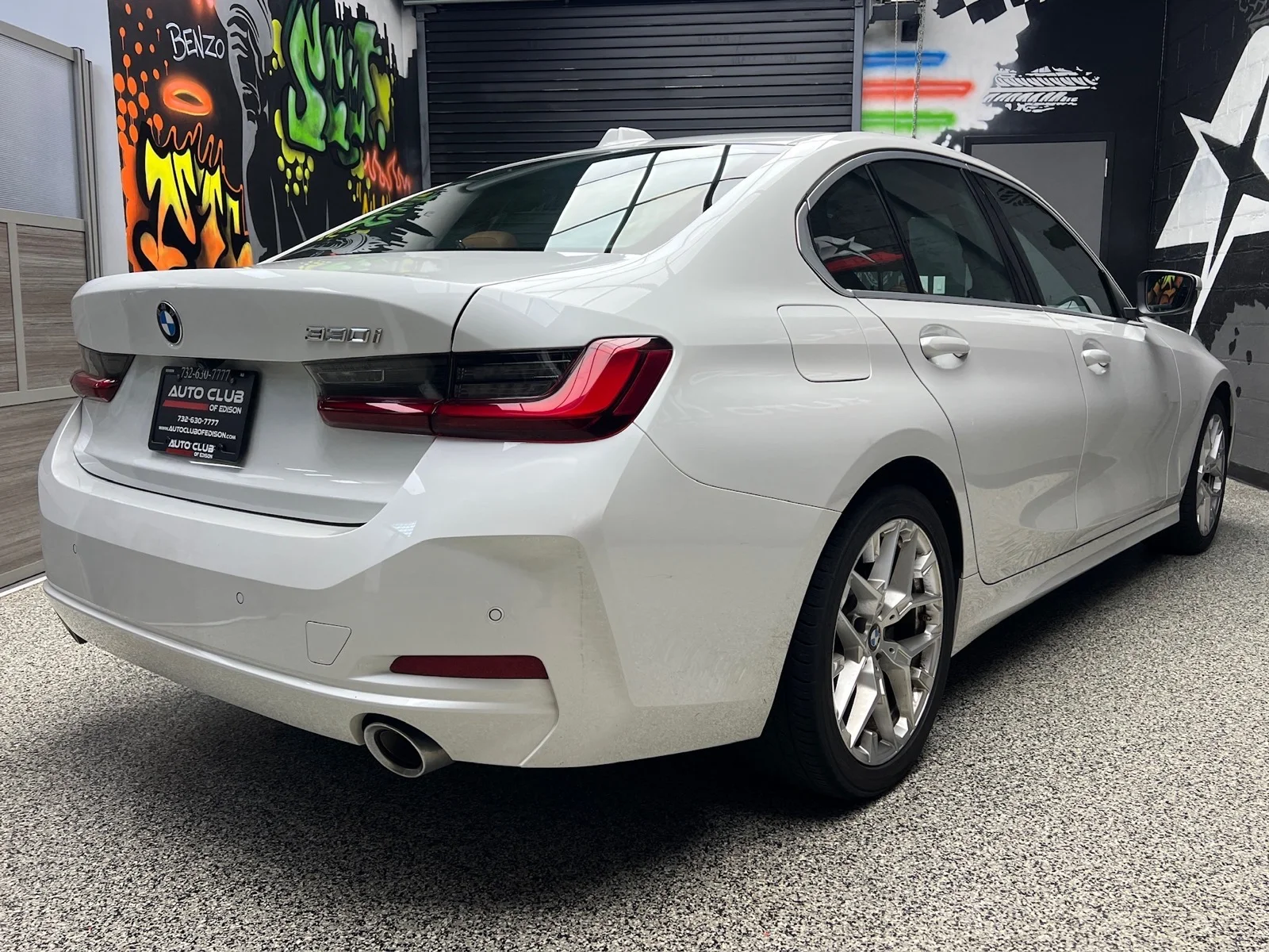 Used 2025 Alpine White (300) BMW 330i image 6
